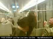 Русские девушек трахнул в метро видео